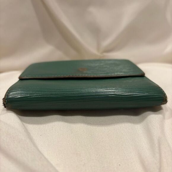 Vintage Louis Vuitton Green Epi Leather Portefeiulle Elise Wallet - Picture 7 of 11